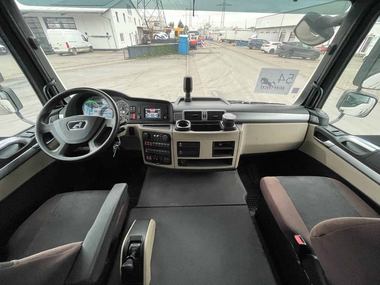 Малотоннажный фургон MAN TGL 8.190 4x2 BL Koffer/LBW/PALFINGER/AC/EU6d: фото 15 Малотоннажный фургон MAN TGL 8.190 4x2 BL Koffer/LBW/PALFINGER/AC/EU6d: фото 15