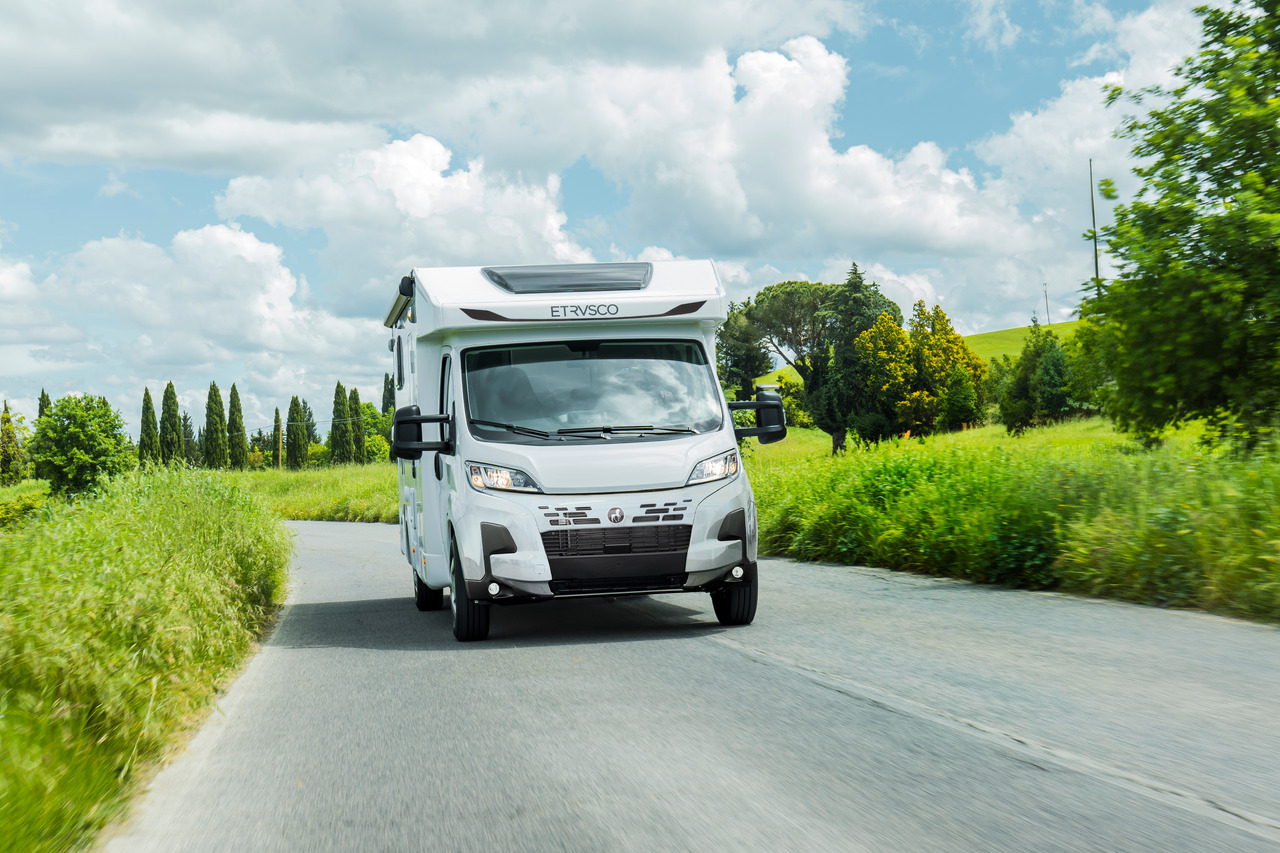 Etrusco T 7.3 QCF - Полуинтегрированный автодом: фото 5 Etrusco T 7.3 QCF - Полуинтегрированный автодом: фото 5