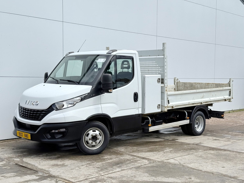 Iveco Daily 35C12 2.3 L3 Kipper Dubbellucht 3.5t Trekhaak Airco Cruise Control Lucht Geveerde Stoel - Малотоннажный самосвал: фото 2 Iveco Daily 35C12 2.3 L3 Kipper Dubbellucht 3.5t Trekhaak Airco Cruise Control Lucht Geveerde Stoel - Малотоннажный самосвал: фото 2