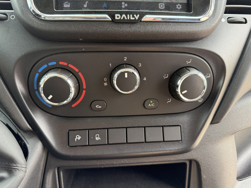 Легковой фургон Iveco Daily 35C18 3.0 L2H2 Airco Cruise Control 3,5 Tons Trekhaak 5-26 APK Lucht geveerde stoel: фото 17