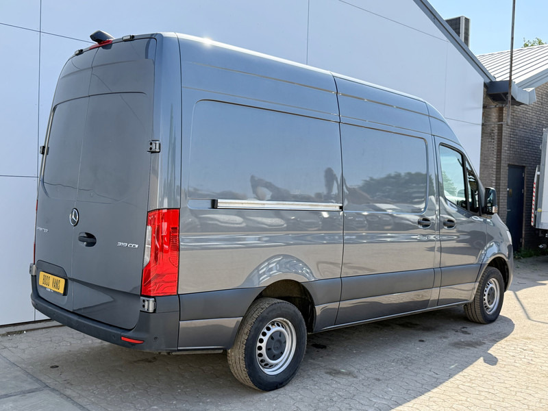 Mercedes-Benz Sprinter 319 1.9 CDI Automaat L2H2 Airco Cruise Control Lane Assist Camera Carplay Dodehoek waarschuwing Parkeersensoren voor achter - Цельнометаллический фургон: фото 3 Mercedes-Benz Sprinter 319 1.9 CDI Automaat L2H2 Airco Cruise Control Lane Assist Camera Carplay Dodehoek waarschuwing Parkeersensoren voor achter - Цельнометаллический фургон: фото 3