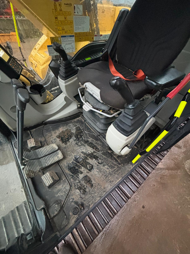 Гусеничный экскаватор Kobelco SK210LC-10E: фото 20 Гусеничный экскаватор Kobelco SK210LC-10E: фото 20