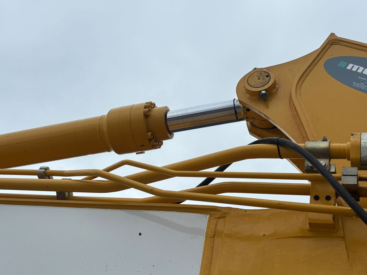 Гусеничный экскаватор Kobelco SK210LC-10E: фото 14