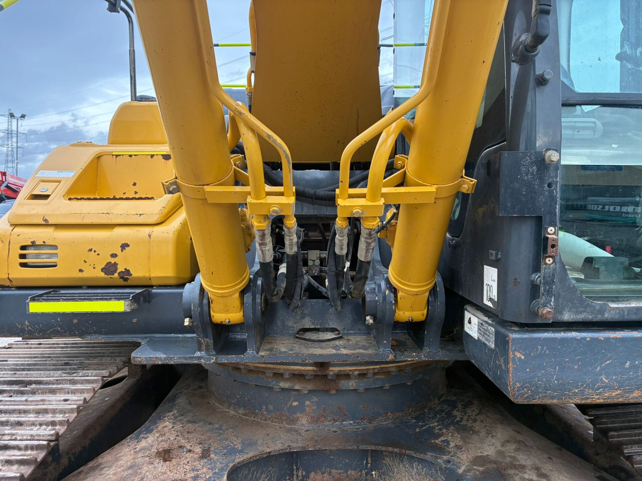 Гусеничный экскаватор Kobelco SK210LC-10E: фото 17