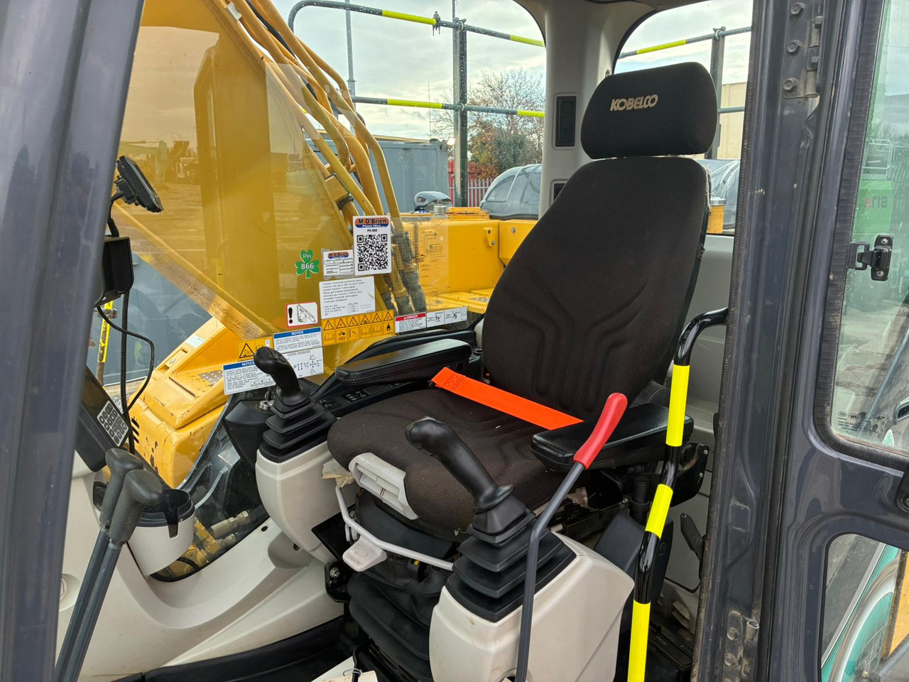 Гусеничный экскаватор Kobelco SK210LC-10E: фото 19