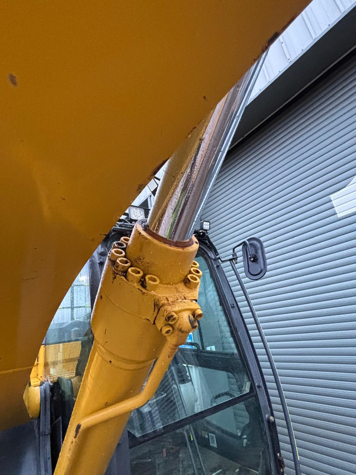 Гусеничный экскаватор Kobelco SK210LC-10E: фото 15 Гусеничный экскаватор Kobelco SK210LC-10E: фото 15