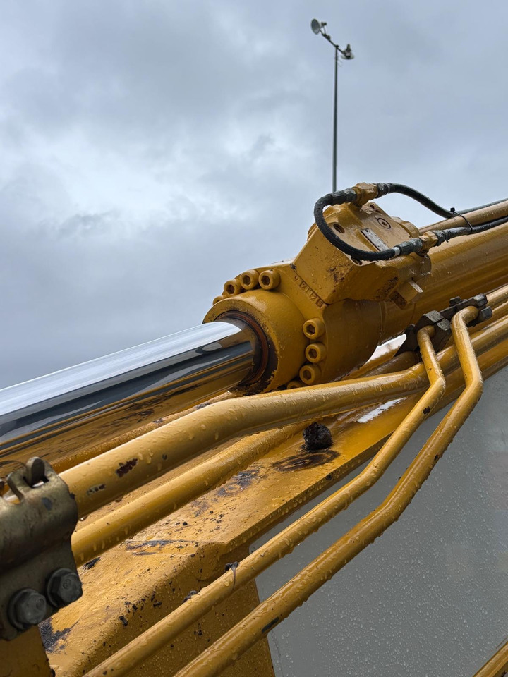 Гусеничный экскаватор Kobelco SK210LC-10E: фото 13 Гусеничный экскаватор Kobelco SK210LC-10E: фото 13