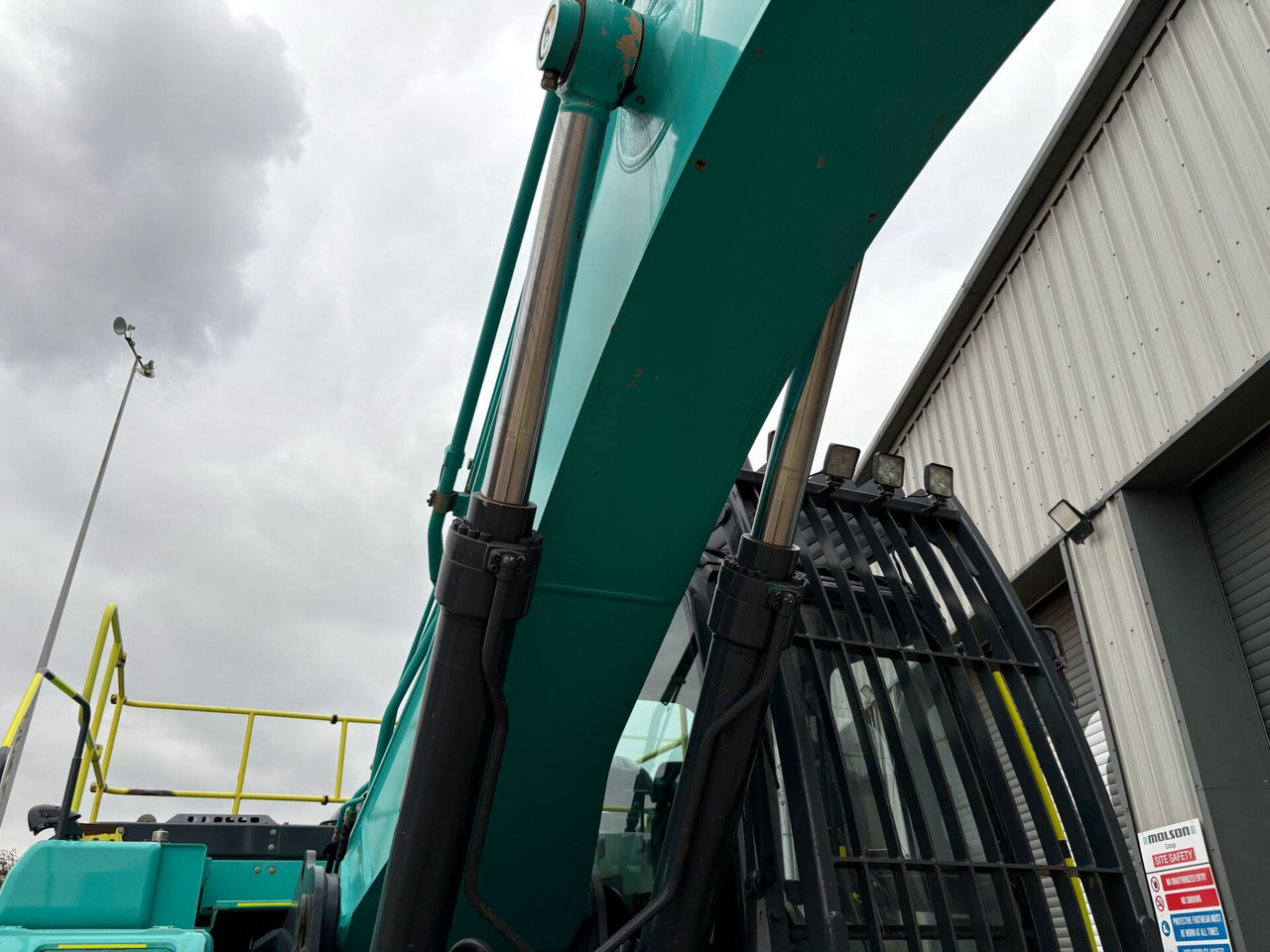 Гусеничный экскаватор Kobelco SK300LC-10E: фото 17