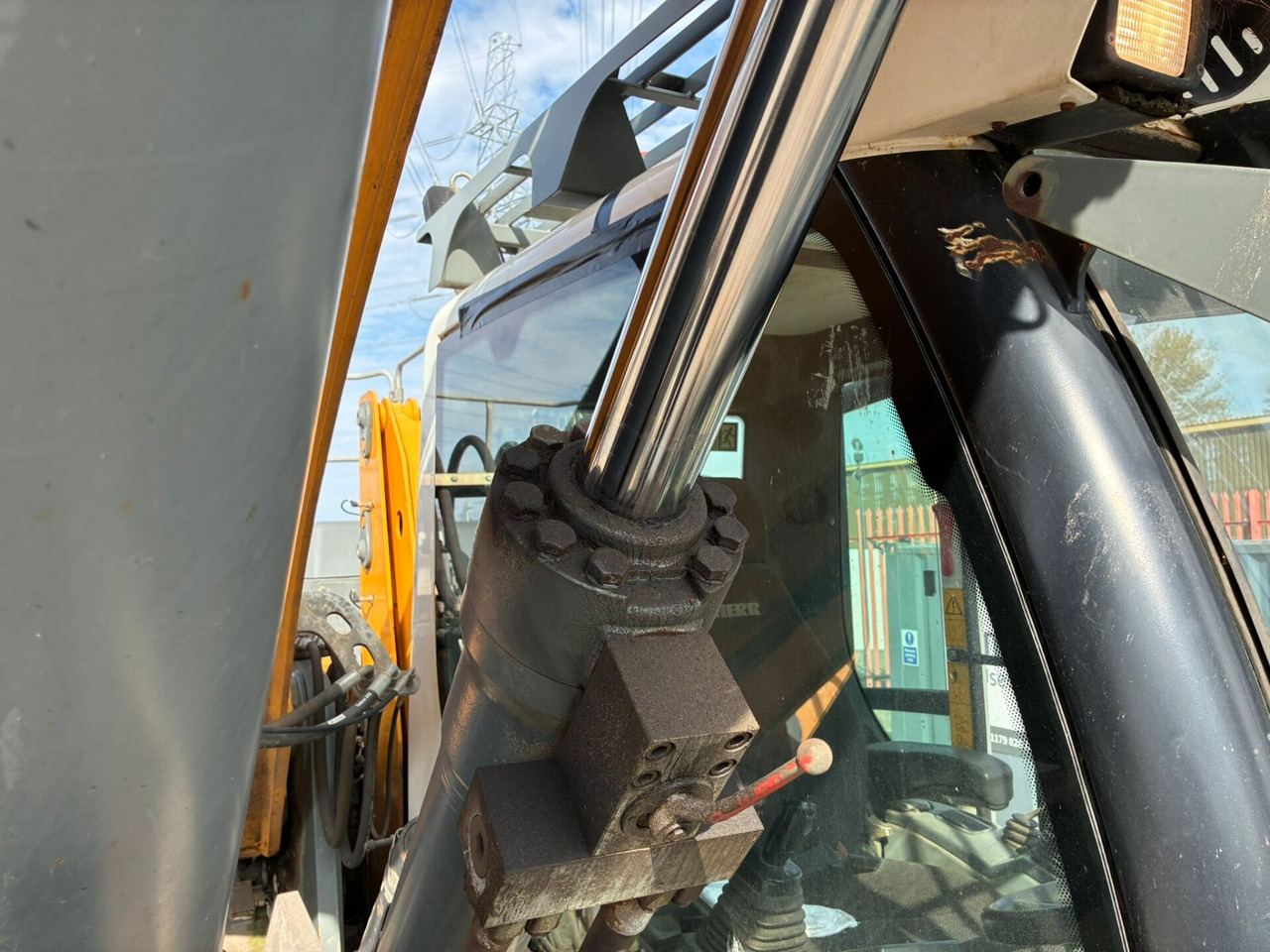 Перегружатель Liebherr LH40M: фото 12