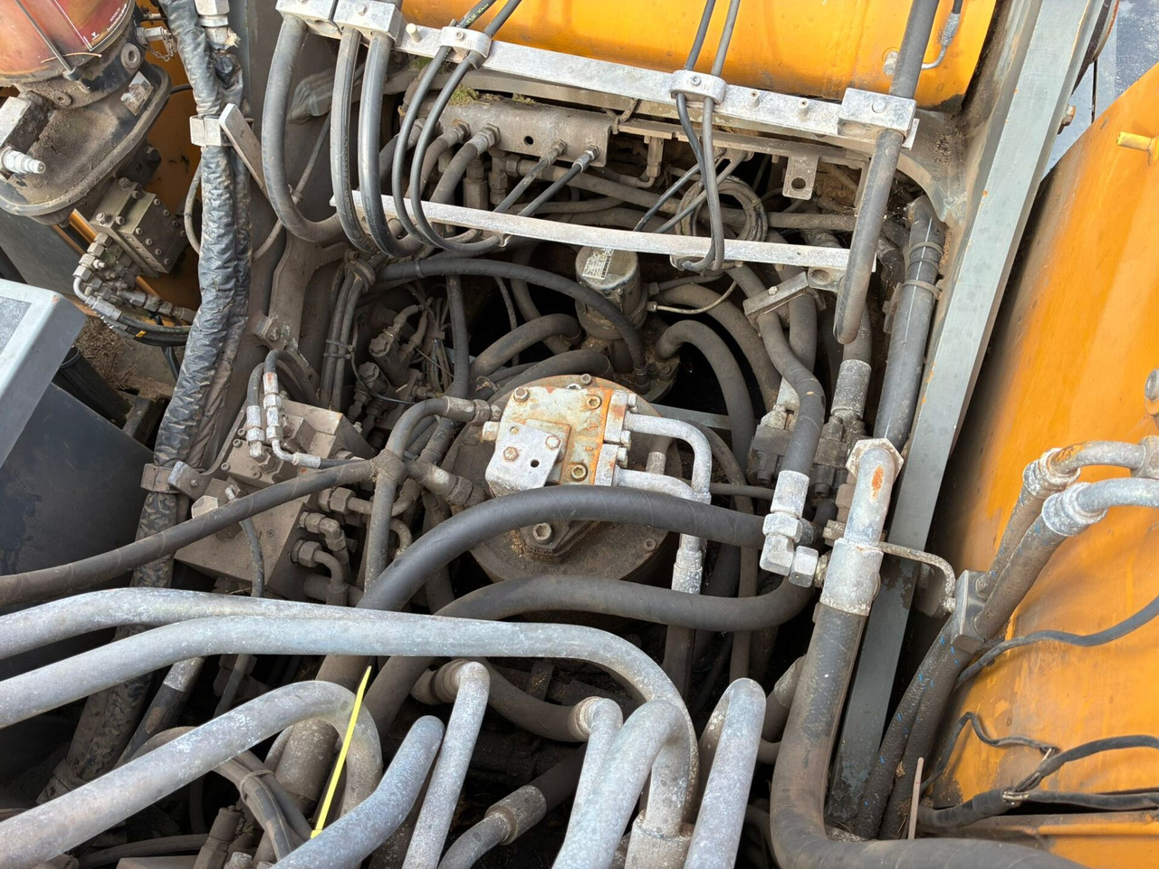 Перегружатель Liebherr LH40M: фото 17