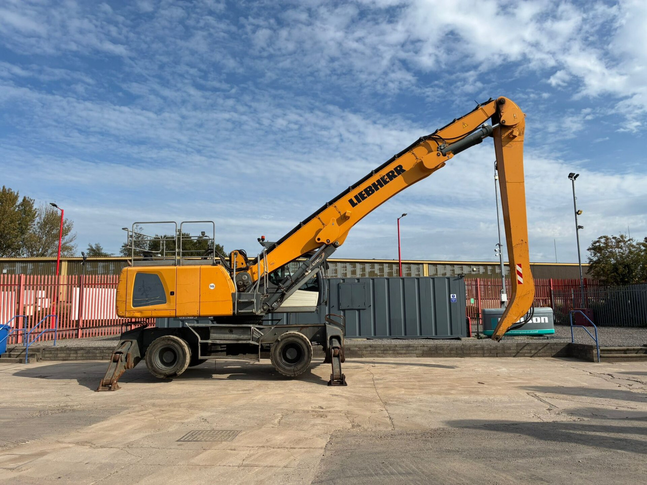 Перегружатель Liebherr LH40M: фото 6