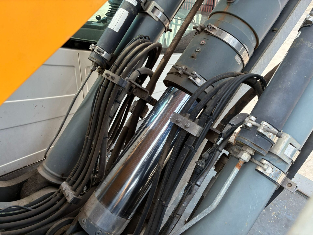 Перегружатель Liebherr LH40M: фото 15