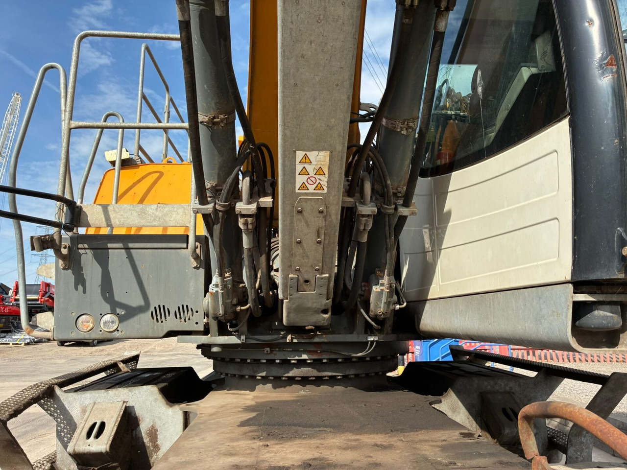 Перегружатель Liebherr LH40M: фото 14