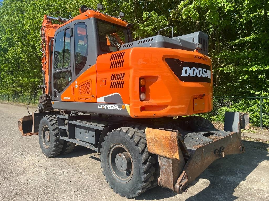 Doosan DX 165 W-5 - Колёсный экскаватор: фото 3 Doosan DX 165 W-5 - Колёсный экскаватор: фото 3