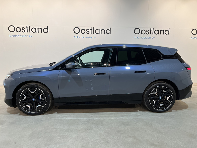 BMW iX xDrive40 High Executive 77 kWh / Luchtvering / Pano / Harman Kardon / Trekhaak / Sportpakket / 27.750 KM !! - Внедорожник: фото 3 BMW iX xDrive40 High Executive 77 kWh / Luchtvering / Pano / Harman Kardon / Trekhaak / Sportpakket / 27.750 KM !! - Внедорожник: фото 3