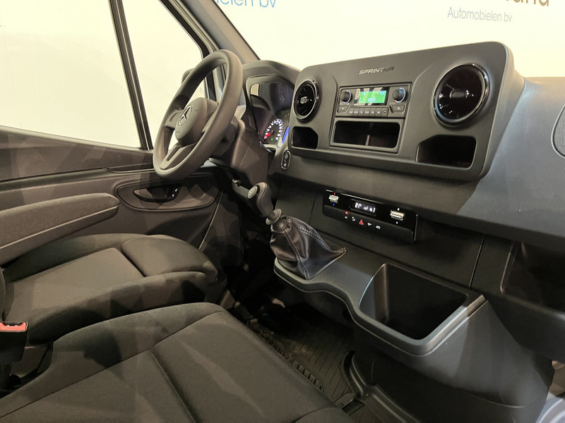Mercedes-Benz Sprinter 315 CDI L2H1 RWD DC Dubbel Cabine / Euro 6 / Trekhaak 3500 KG / Airco / Camera / 6 Persoons / 500 KM !! / BPM VRIJ !! - Цельнометаллический фургон, Грузопассажирский фургон: фото 3 Mercedes-Benz Sprinter 315 CDI L2H1 RWD DC Dubbel Cabine / Euro 6 / Trekhaak 3500 KG / Airco / Camera / 6 Persoons / 500 KM !! / BPM VRIJ !! - Цельнометаллический фургон, Грузопассажирский фургон: фото 3