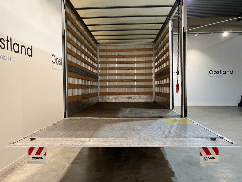 Volkswagen Crafter 35 2.0 TDI L3 140 PK Bakwagen / Dhollandia Laadklep / Euro 6 / Meubelbak / Zijdeur / Airco / CarPlay / Navigatie / Cruise Control / 3-Zits / 70.000 KM !! - Малотоннажный фургон: фото 5 Volkswagen Crafter 35 2.0 TDI L3 140 PK Bakwagen / Dhollandia Laadklep / Euro 6 / Meubelbak / Zijdeur / Airco / CarPlay / Navigatie / Cruise Control / 3-Zits / 70.000 KM !! - Малотоннажный фургон: фото 5