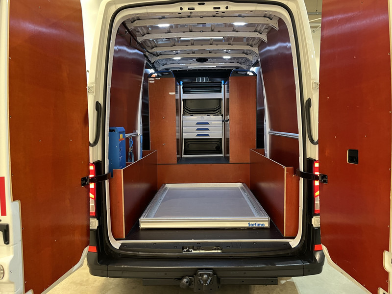 Volkswagen Crafter 35 2.0 TDI L3H3 180 PK Servicebus / Sortimo Inrichting / Euro 6 / Schuifdeur L + R / 220V. / Airco / Cruise Control / Camera / Trekhaak 3000 KG. / CarPlay / Navigatie - Цельнометаллический фургон: фото 5 Volkswagen Crafter 35 2.0 TDI L3H3 180 PK Servicebus / Sortimo Inrichting / Euro 6 / Schuifdeur L + R / 220V. / Airco / Cruise Control / Camera / Trekhaak 3000 KG. / CarPlay / Navigatie - Цельнометаллический фургон: фото 5
