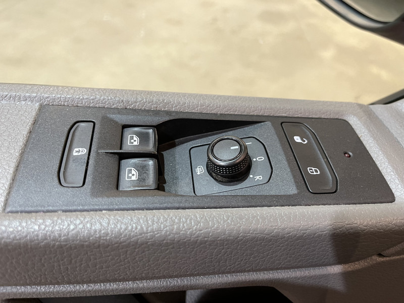 Легковой фургон Volkswagen Transporter 2.0 TDI L1H1 150 PK Automaat / Airco / Cruise Control / CarPlay / PDC / Trekhaak / Klep: фото 9