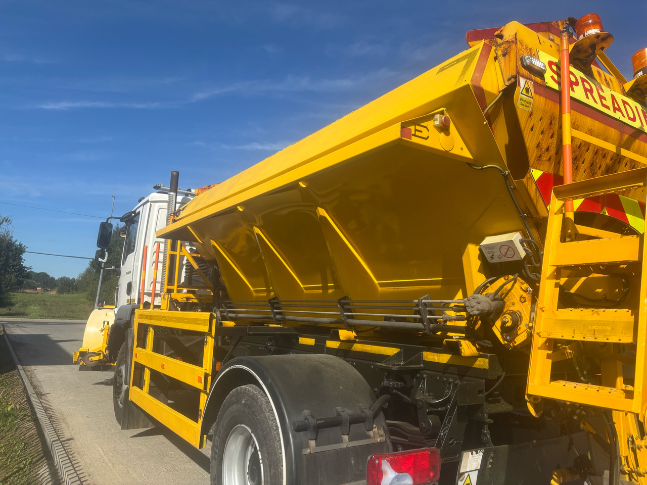 MAN TGM 18.290 4x4 BB GRITTER/SPREADER/PLOUGH - Снегоуборочная машина: фото 4 MAN TGM 18.290 4x4 BB GRITTER/SPREADER/PLOUGH - Снегоуборочная машина: фото 4