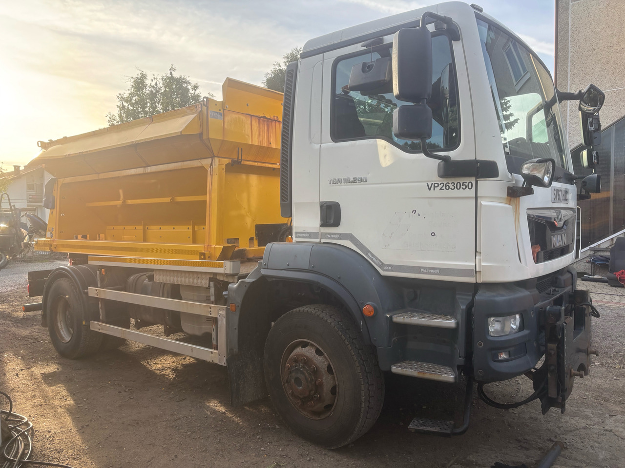 MAN TGM 18.290 4x4BB SPREADER/GRITTER/Plough - Снегоуборочная машина: фото 2 MAN TGM 18.290 4x4BB SPREADER/GRITTER/Plough - Снегоуборочная машина: фото 2