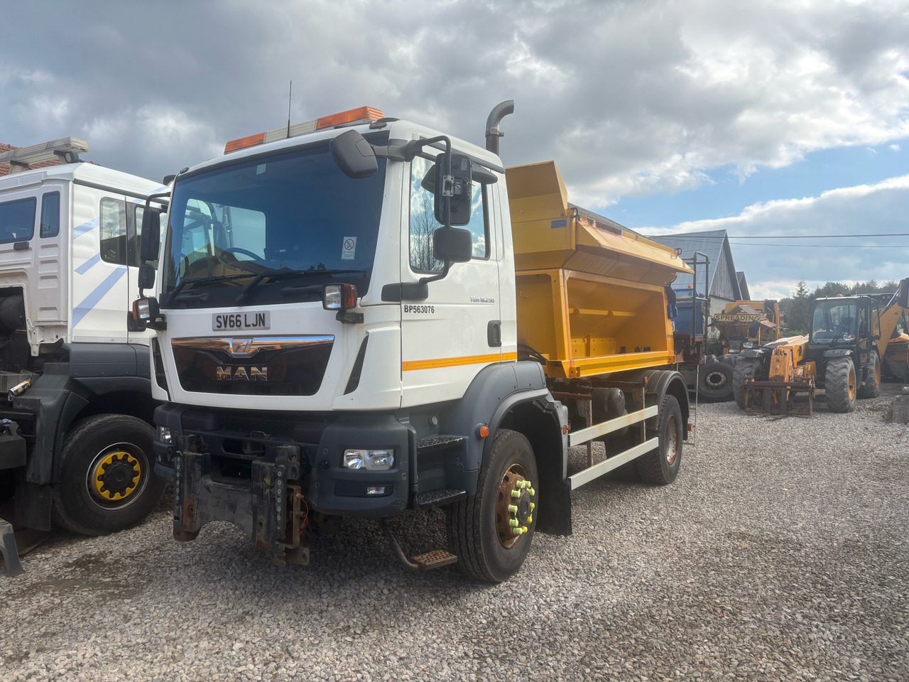 MAN TGM 18.290 4x4BB SPREADER/GRITTER/Plough - Снегоуборочная машина: фото 4 MAN TGM 18.290 4x4BB SPREADER/GRITTER/Plough - Снегоуборочная машина: фото 4