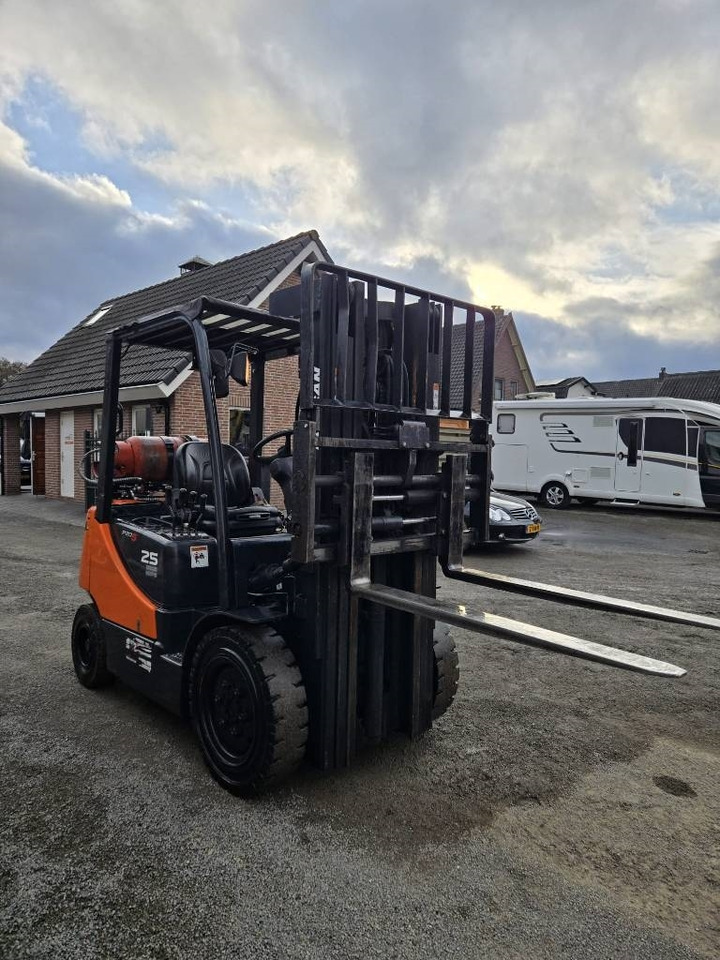 Doosan G 25 E-5 - Газовый погрузчик: фото 5 Doosan G 25 E-5 - Газовый погрузчик: фото 5