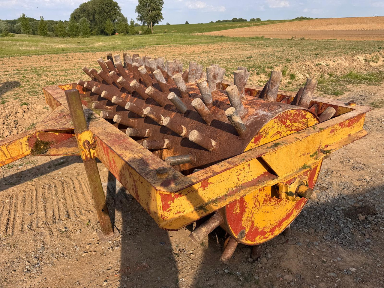 Rouleau compacteur tractable - Полевой каток: фото 1 Rouleau compacteur tractable - Полевой каток: фото 1