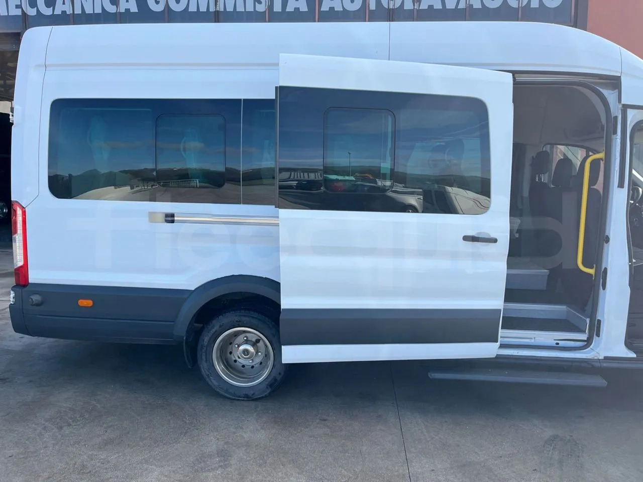 Микроавтобус, Пассажирский фургон Ford Transit: фото 14 Микроавтобус, Пассажирский фургон Ford Transit: фото 14