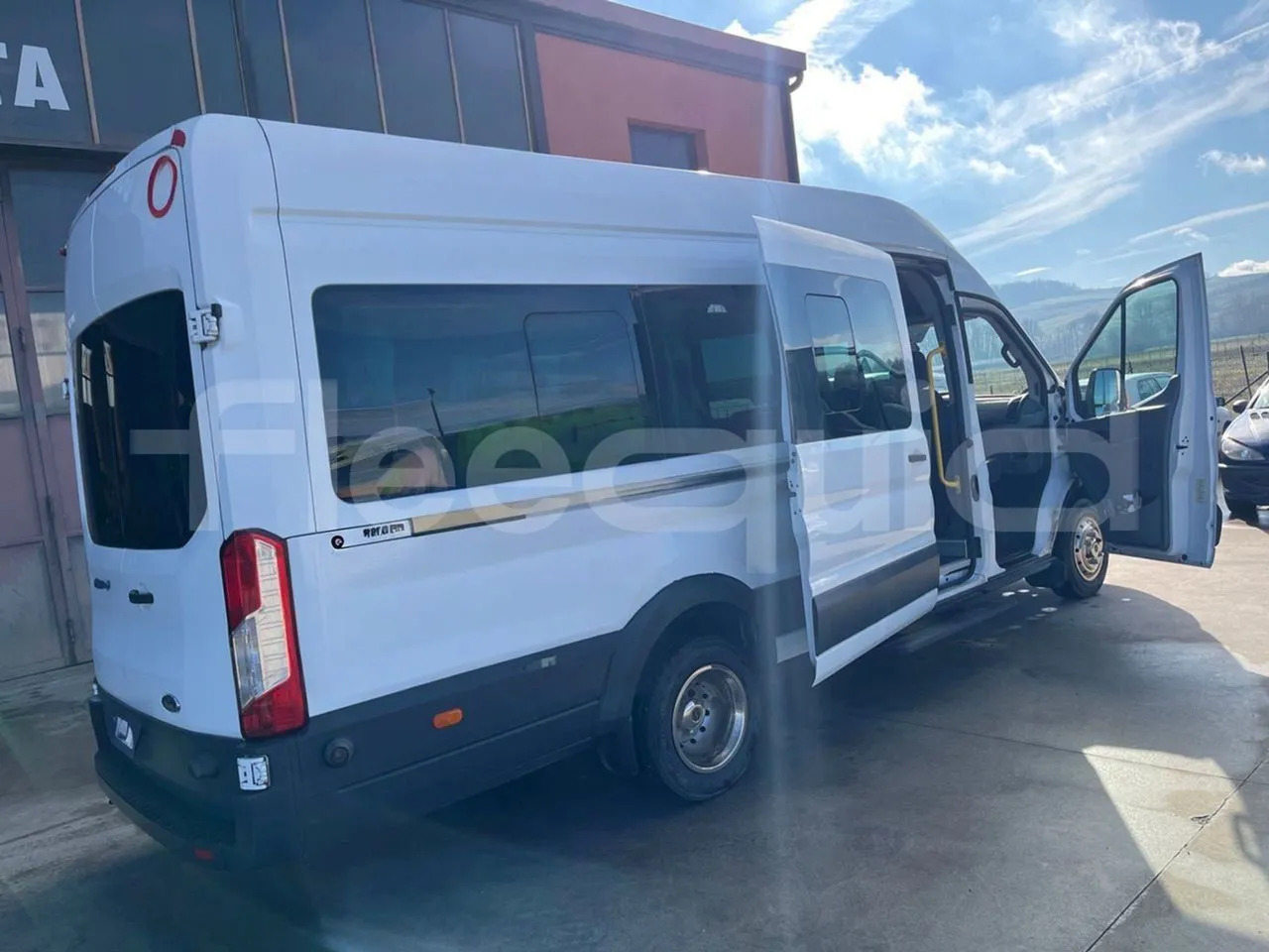 Микроавтобус, Пассажирский фургон Ford Transit: фото 10 Микроавтобус, Пассажирский фургон Ford Transit: фото 10