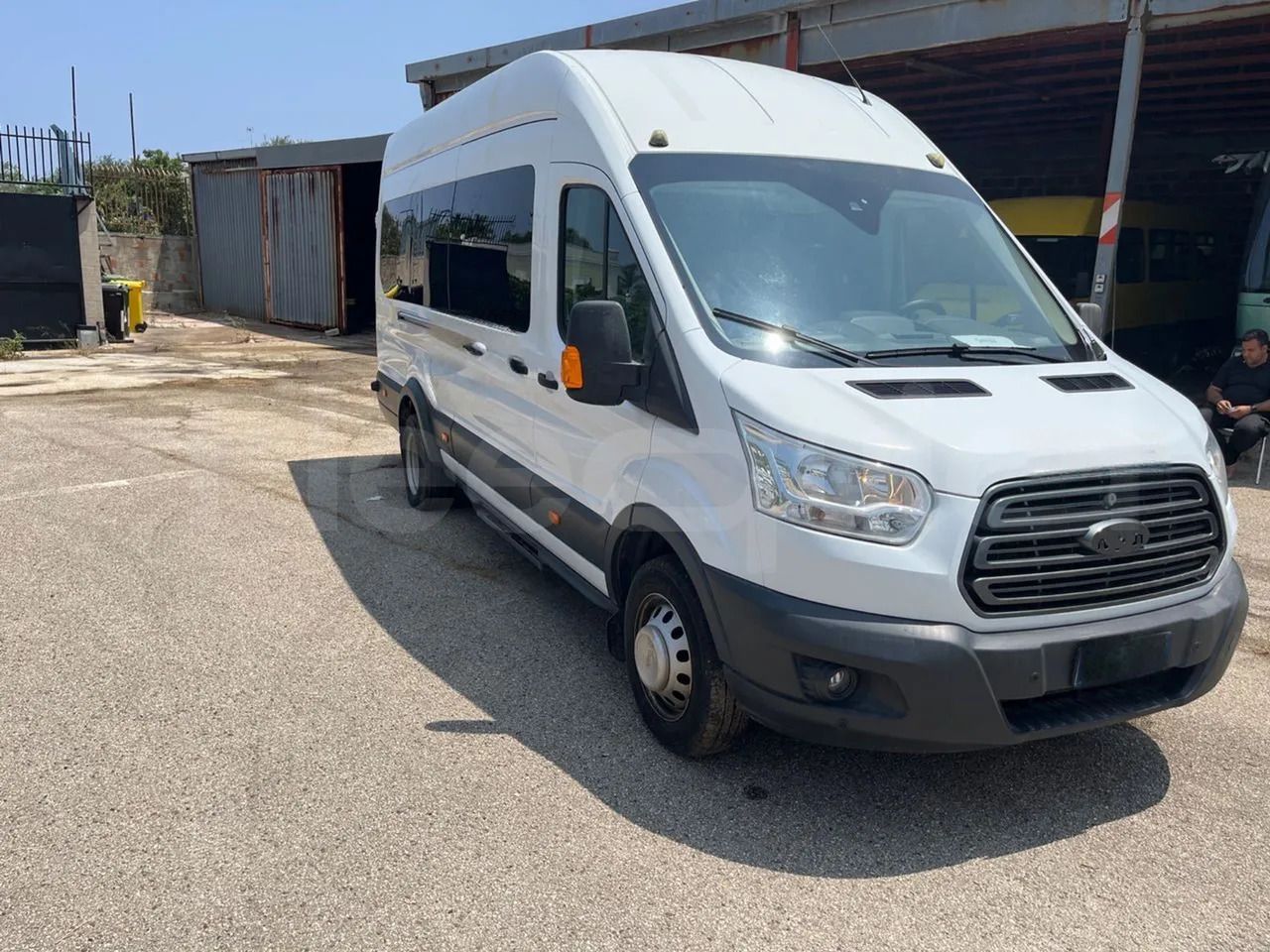 Ford Transit - Пригородный автобус: фото 1 Ford Transit - Пригородный автобус: фото 1