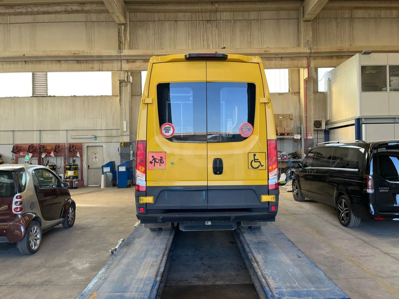 Iveco Daily - Микроавтобус, Пассажирский фургон: фото 5 Iveco Daily - Микроавтобус, Пассажирский фургон: фото 5