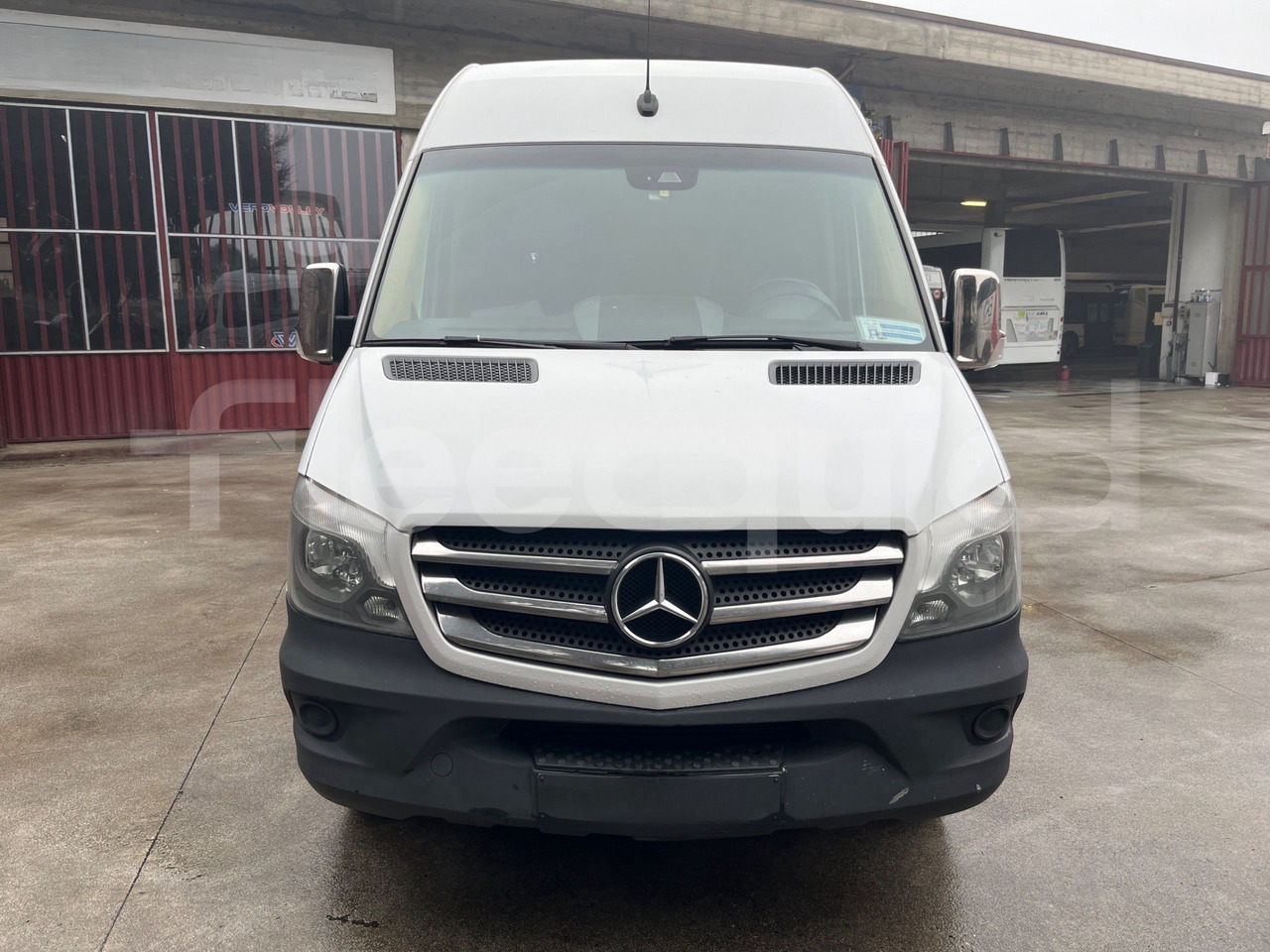 Mercedes-Benz Sprinter - Туристический автобус: фото 2 Mercedes-Benz Sprinter - Туристический автобус: фото 2
