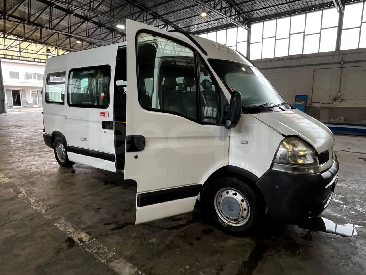 Микроавтобус, Пассажирский фургон Renault Master: фото 12 Микроавтобус, Пассажирский фургон Renault Master: фото 12