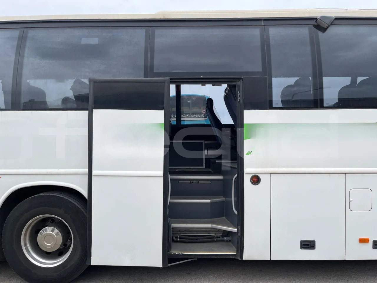 Туристический автобус Volvo B12: фото 16
