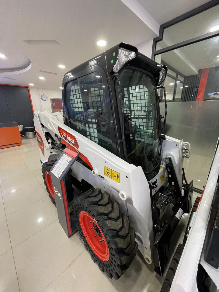 BOBCAT S510-C4 - Мини-погрузчик с бортовым поворотом: фото 2 BOBCAT S510-C4 - Мини-погрузчик с бортовым поворотом: фото 2