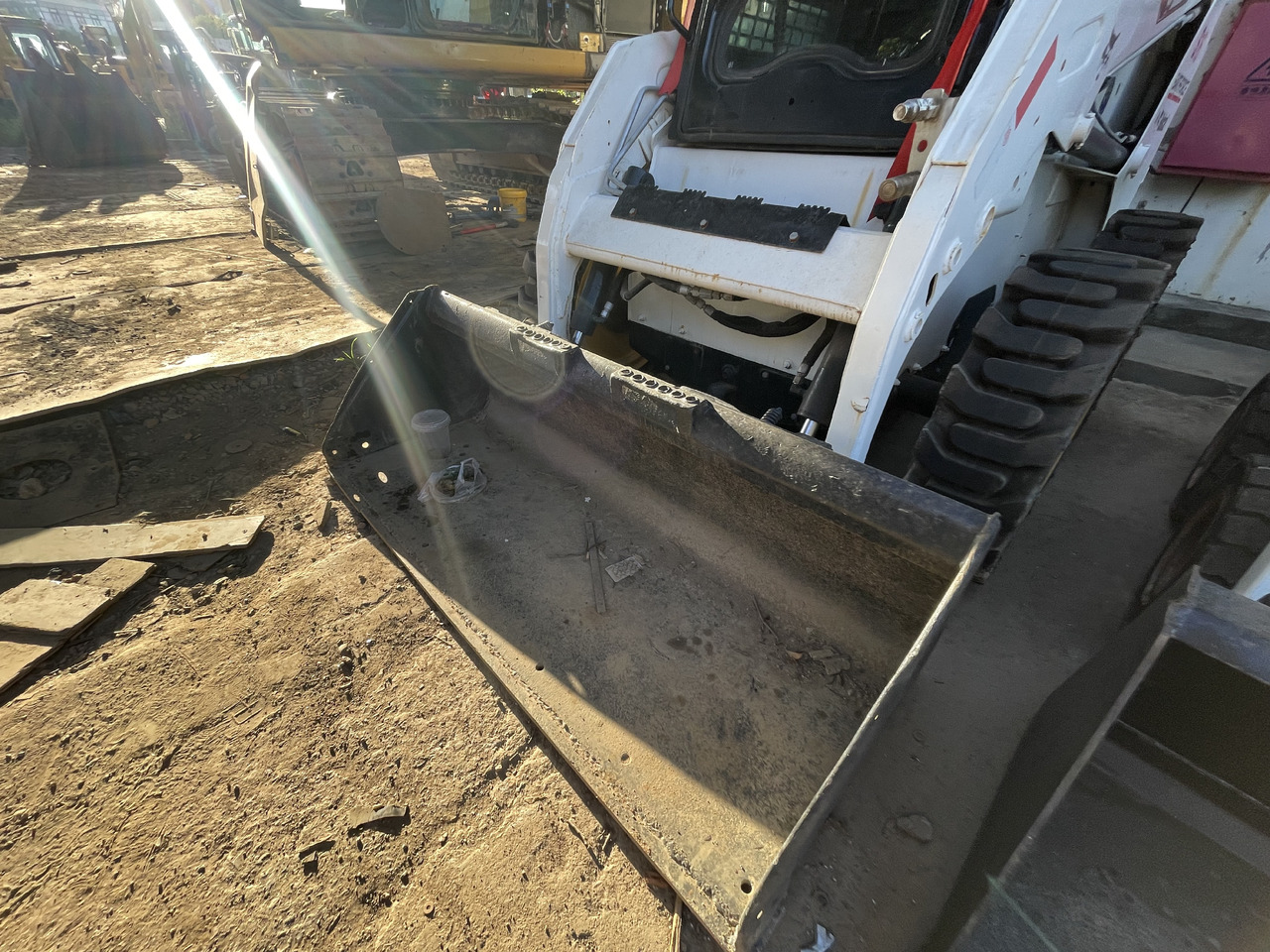 Bobcat S16 Skid-Steer Loader - Мини-погрузчик с бортовым поворотом: фото 3 Bobcat S16 Skid-Steer Loader - Мини-погрузчик с бортовым поворотом: фото 3