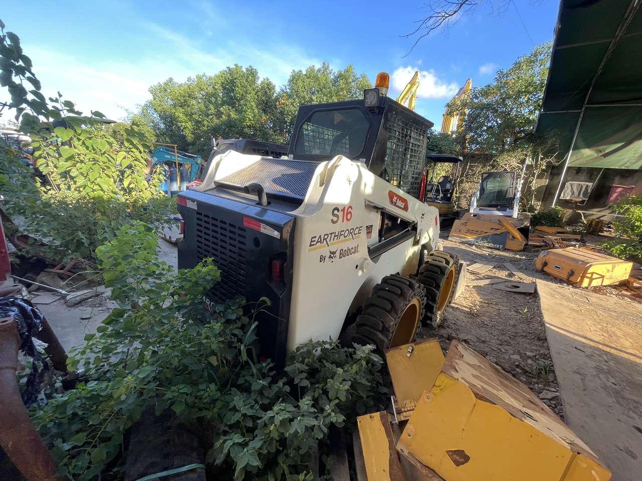 Bobcat S16 Skid-Steer Loader - Мини-погрузчик с бортовым поворотом: фото 4 Bobcat S16 Skid-Steer Loader - Мини-погрузчик с бортовым поворотом: фото 4