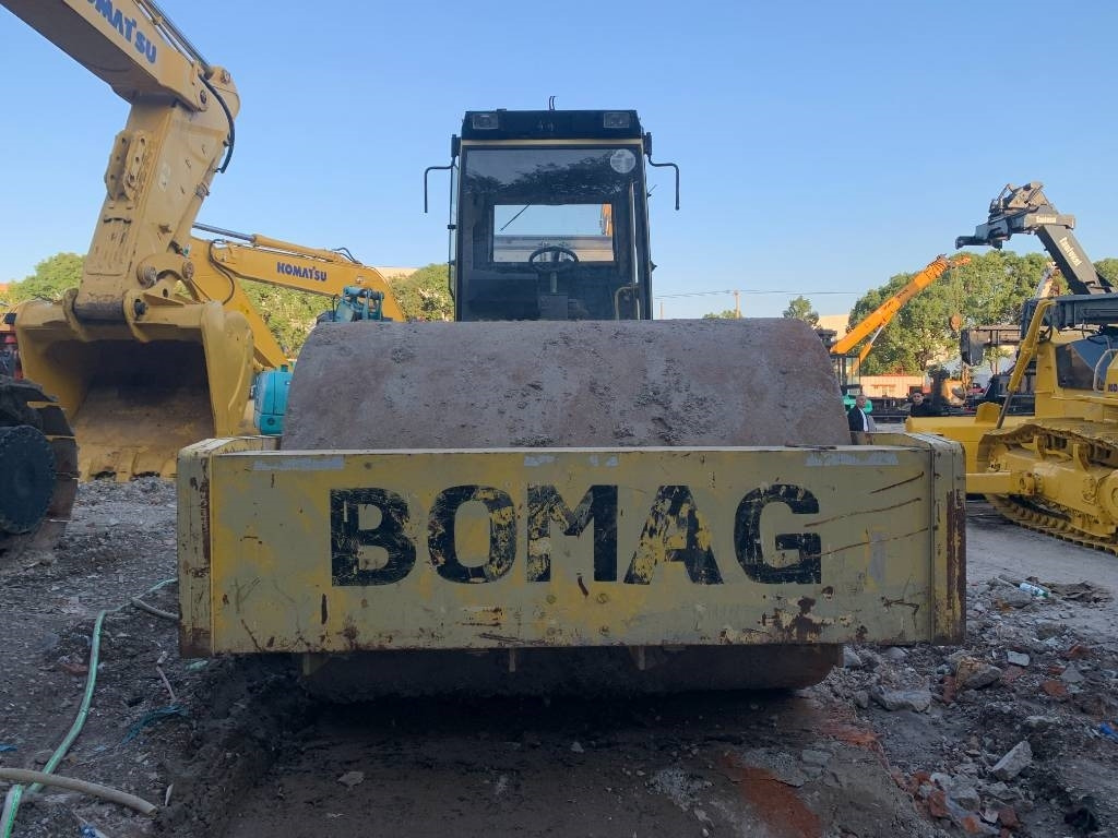 Bomag BW 225 D-3 - Дорожный каток: фото 2 Bomag BW 225 D-3 - Дорожный каток: фото 2