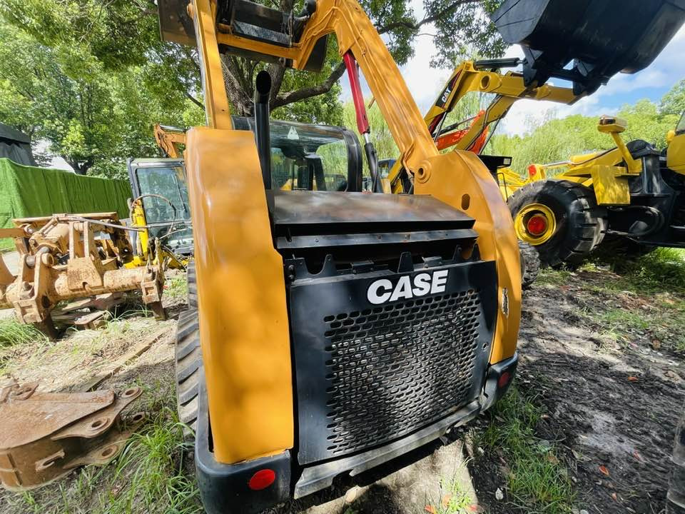 CASE SR250 - Мини-погрузчик с бортовым поворотом: фото 4 CASE SR250 - Мини-погрузчик с бортовым поворотом: фото 4