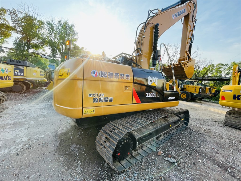 CAT 320D2 L - Экскаватор: фото 1 CAT 320D2 L - Экскаватор: фото 1