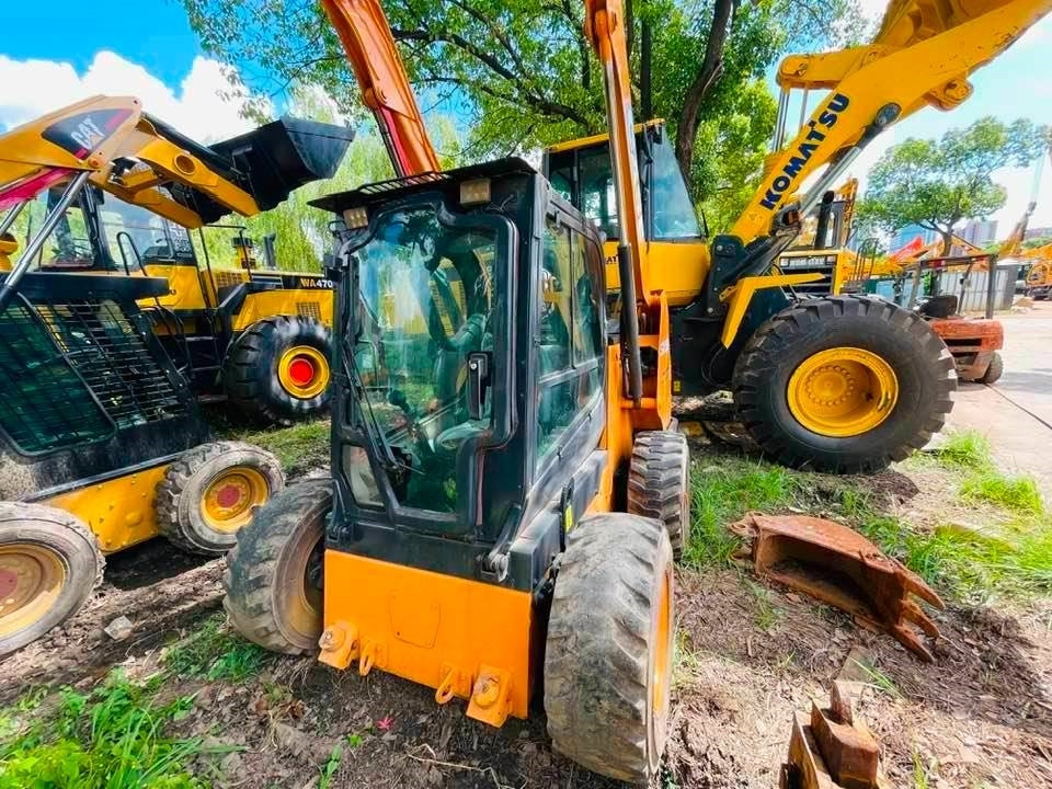 Case SR 250 - Мини-погрузчик с бортовым поворотом: фото 4 Case SR 250 - Мини-погрузчик с бортовым поворотом: фото 4