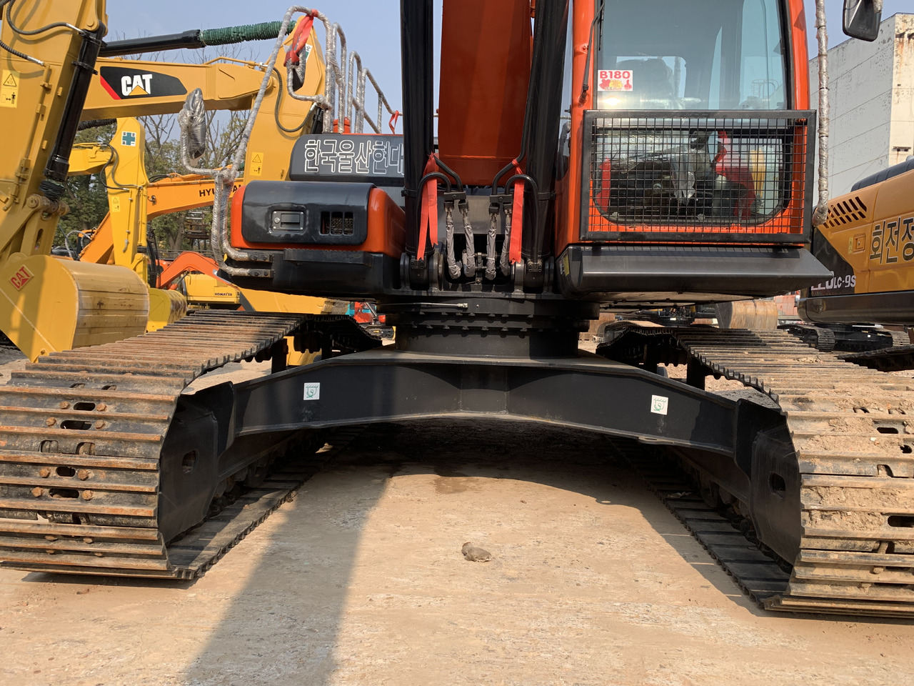 DOOSAN DX300LC-9C - Колёсный экскаватор: фото 4 DOOSAN DX300LC-9C - Колёсный экскаватор: фото 4