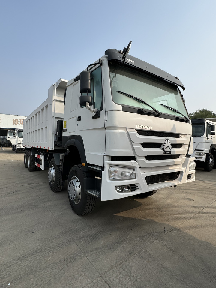 HOWO 8x4 - Внедорожный самосвал: фото 2 HOWO 8x4 - Внедорожный самосвал: фото 2
