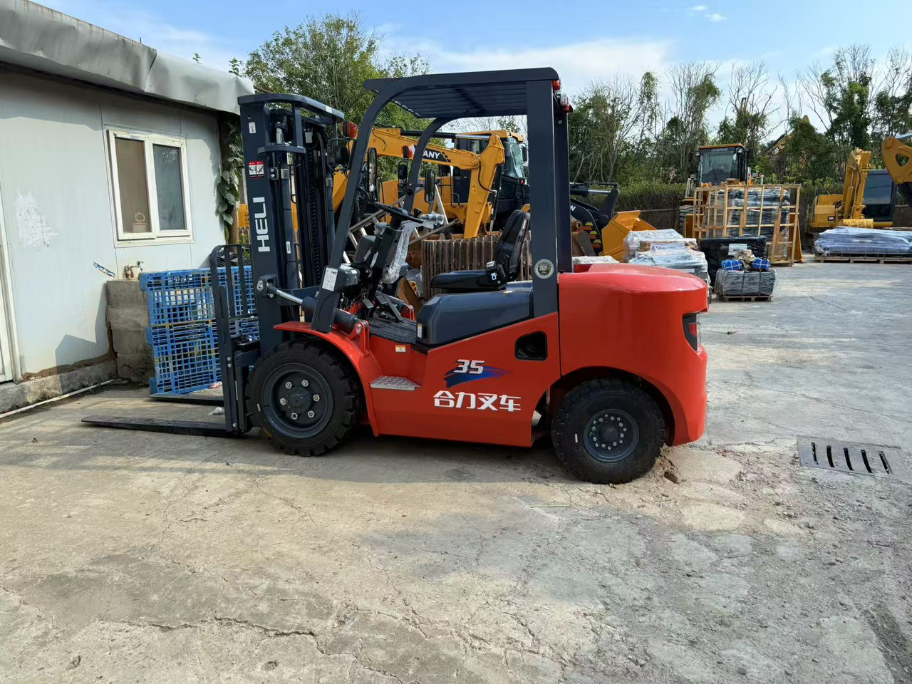 Heli CPC35 - Дизельный погрузчик: фото 1 Heli CPC35 - Дизельный погрузчик: фото 1