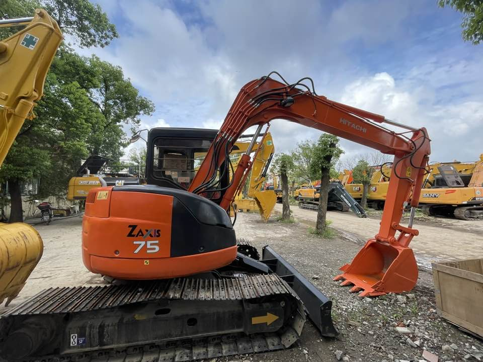 Hitachi ZAXIS 75 - Мини-экскаватор: фото 3 Hitachi ZAXIS 75 - Мини-экскаватор: фото 3