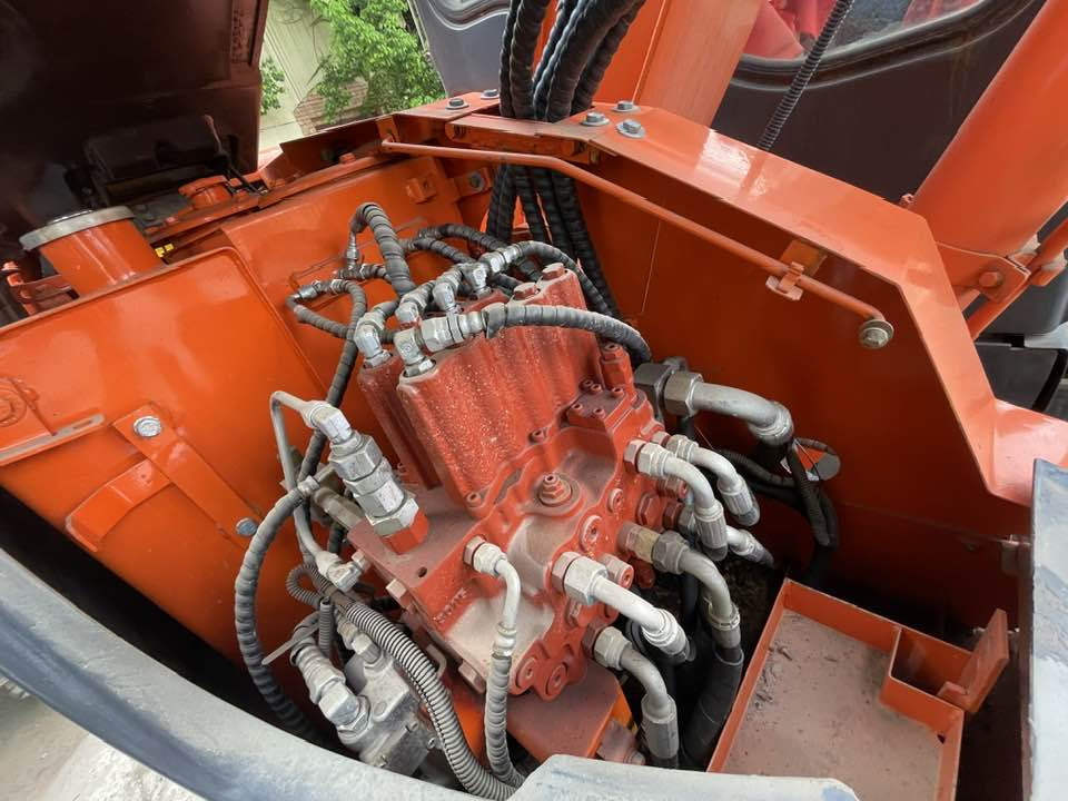 Hitachi ZAXIS 75 - Мини-экскаватор: фото 2 Hitachi ZAXIS 75 - Мини-экскаватор: фото 2