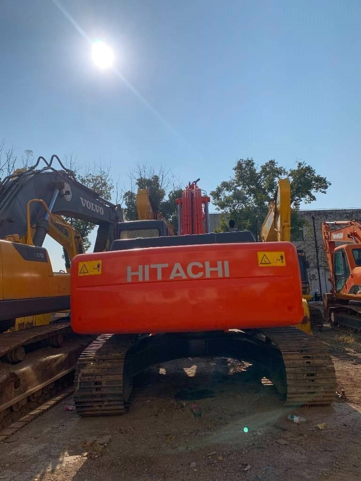 Hitachi Zaxis 240 - Гусеничный экскаватор: фото 4 Hitachi Zaxis 240 - Гусеничный экскаватор: фото 4