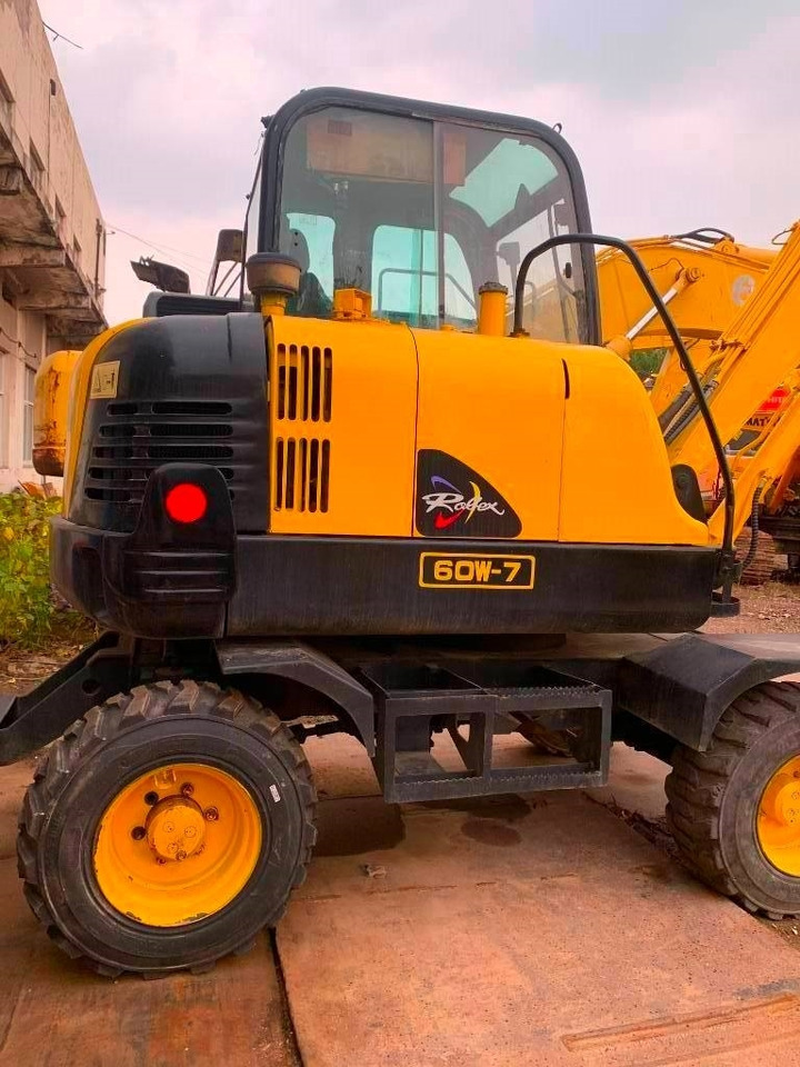 Hyundai Robex 60 W-7  - Колёсный экскаватор: фото 3 Hyundai Robex 60 W-7  - Колёсный экскаватор: фото 3