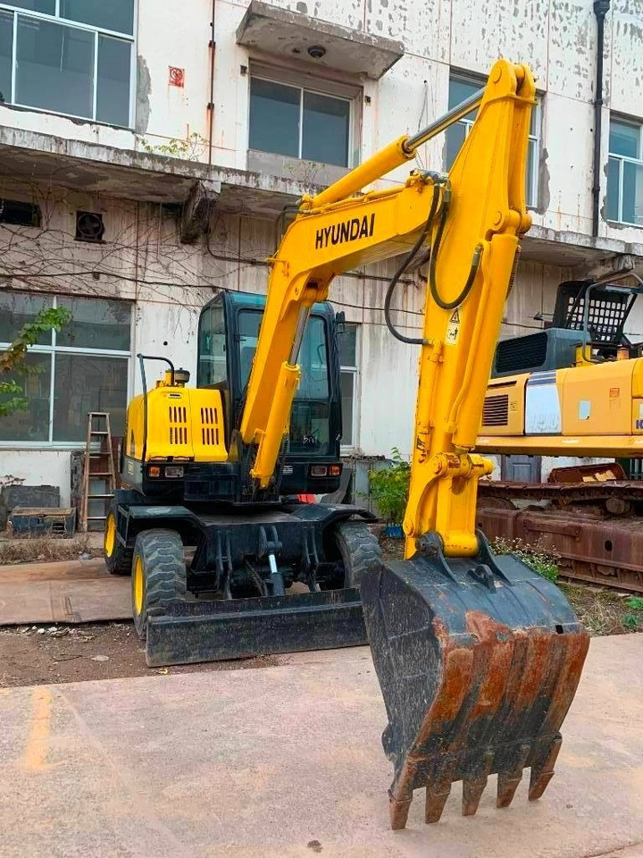 Hyundai Robex 60 W-7  - Колёсный экскаватор: фото 2 Hyundai Robex 60 W-7  - Колёсный экскаватор: фото 2